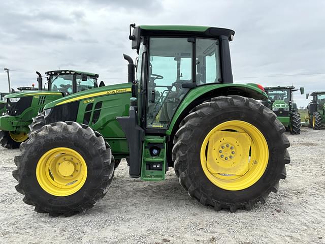 Image of John Deere 6110M equipment image 1