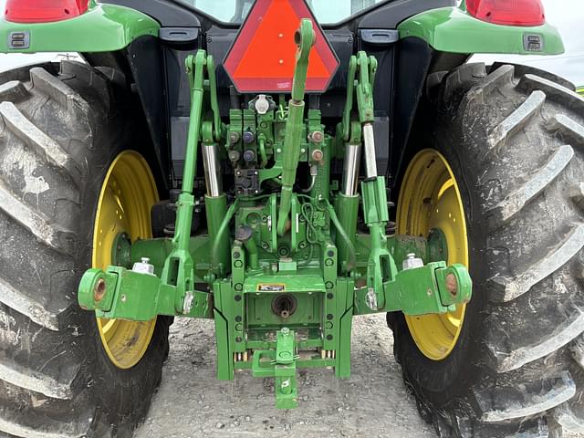 Image of John Deere 6110M equipment image 4