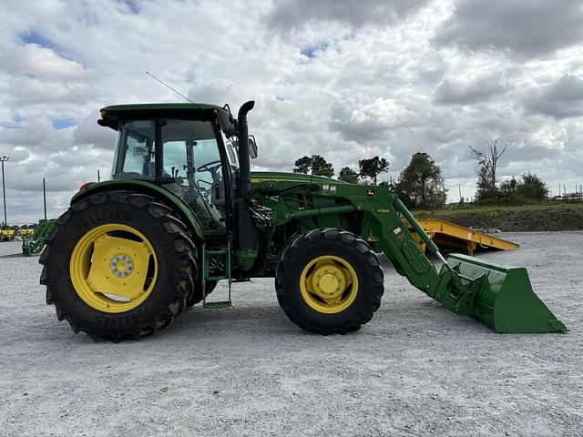 Image of John Deere 6135E equipment image 4