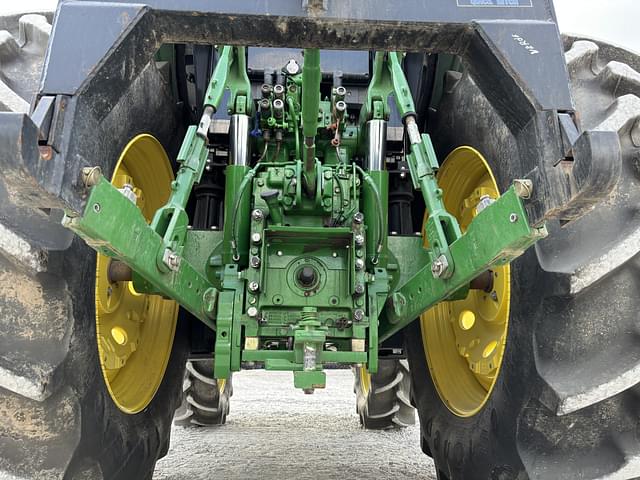 Image of John Deere 6195M equipment image 4