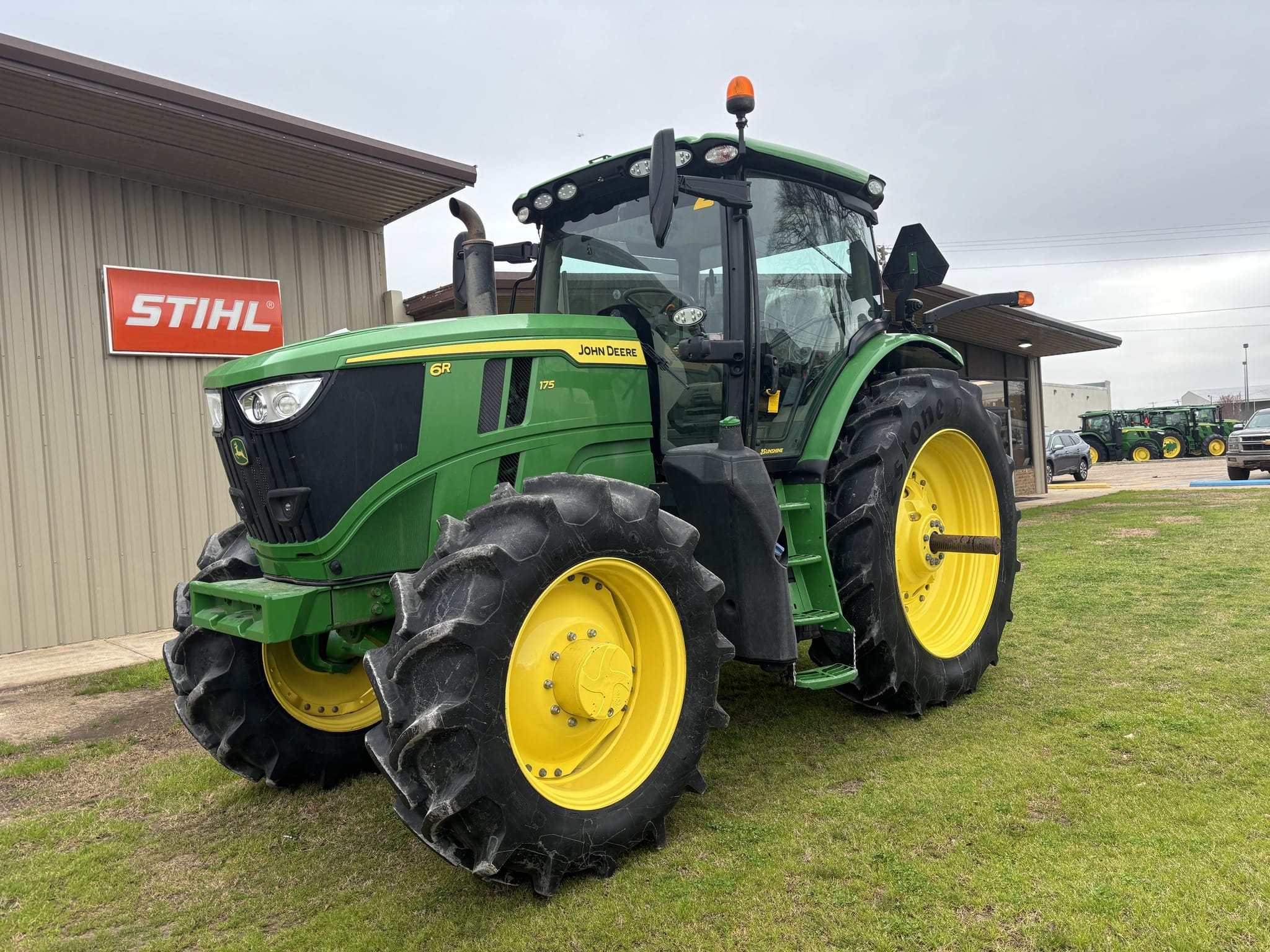 Main image John Deere 6R 175
