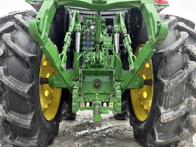 Image of John Deere 6R 215 equipment image 4