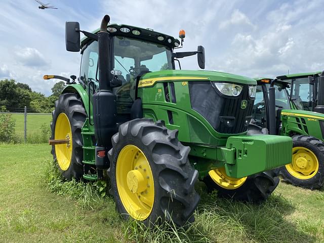 Image of John Deere 6R 215 equipment image 4