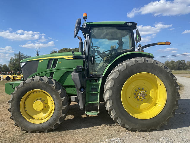 Image of John Deere 6R 215 equipment image 1