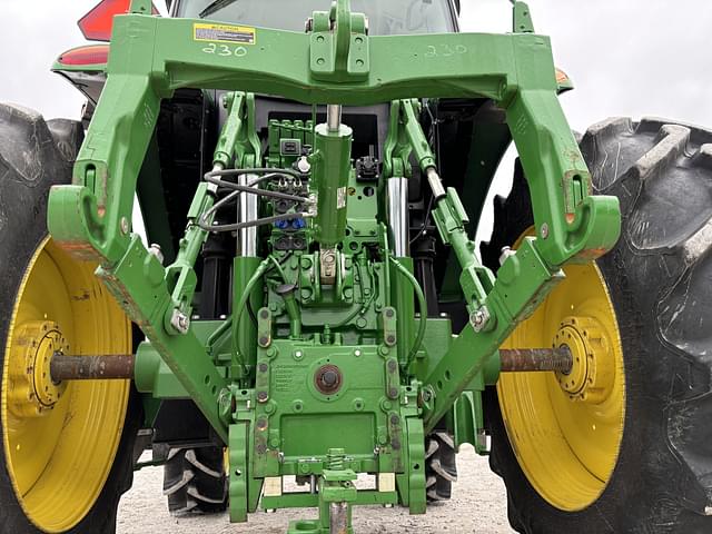 Image of John Deere 6R 230 equipment image 4