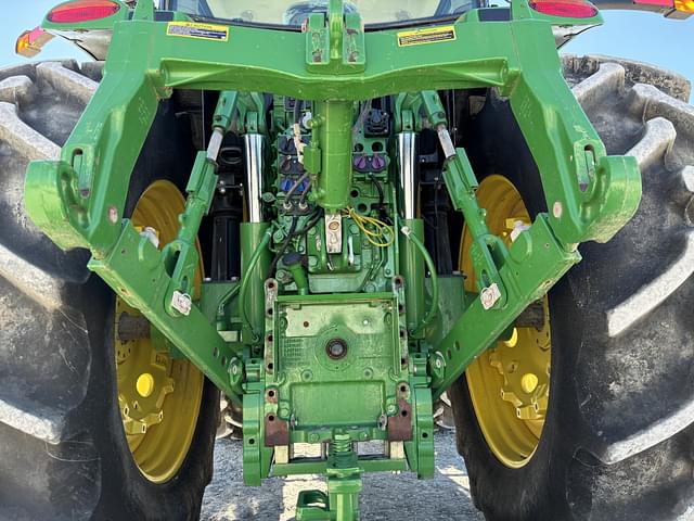 Image of John Deere 6R 230 equipment image 4