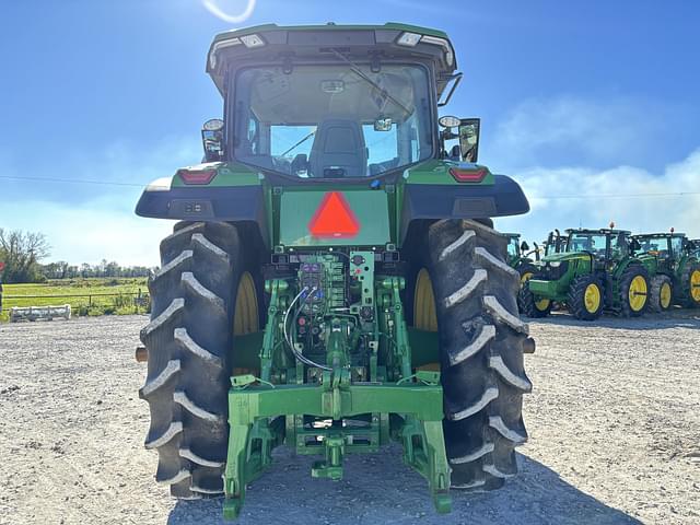 Image of John Deere 8R 230 equipment image 3