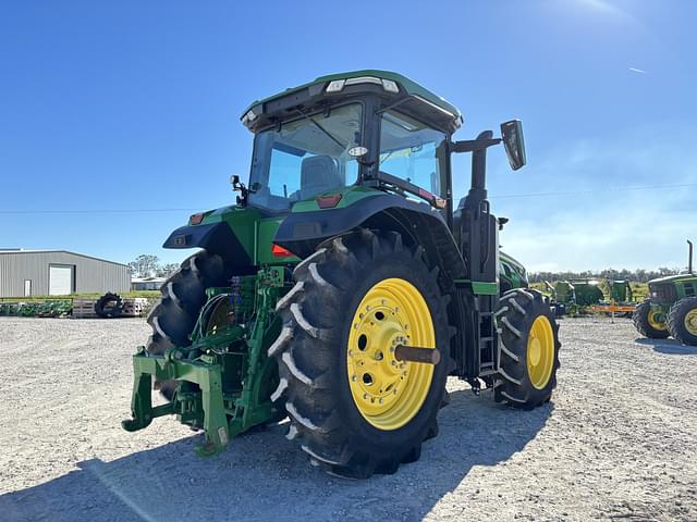 Image of John Deere 8R 230 equipment image 4