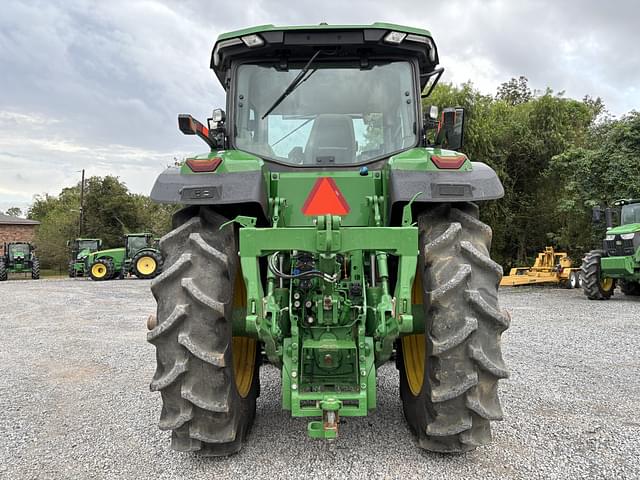 Image of John Deere 8R 230 equipment image 3