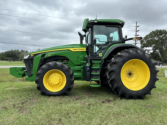 Image of John Deere 8R 230 equipment image 1