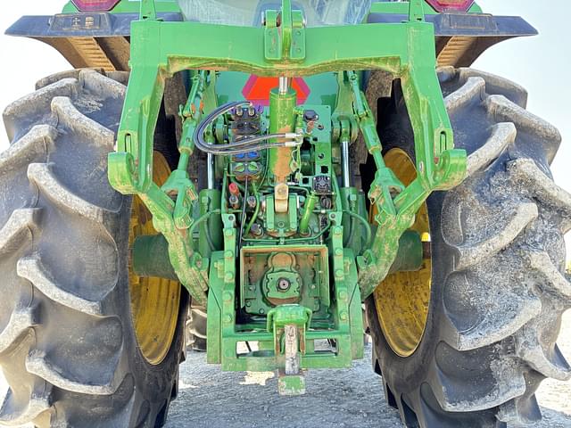 Image of John Deere 8R 250 equipment image 4