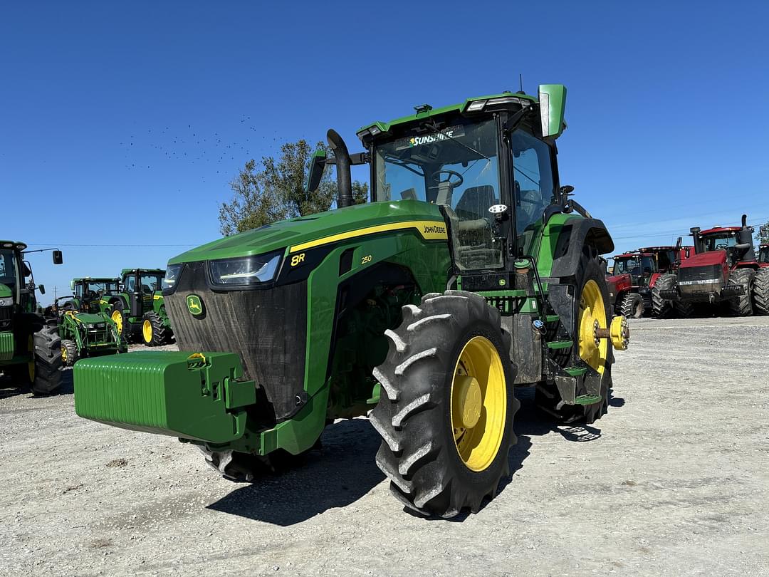 Image of John Deere 8R 250 Primary image