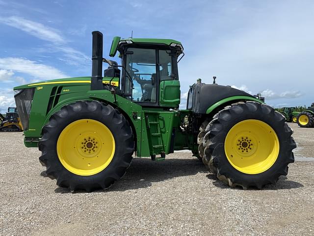 Image of John Deere 9R 440 equipment image 1