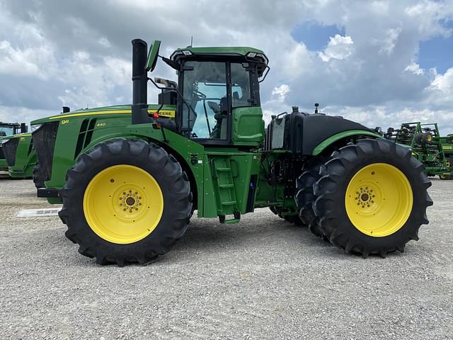 Image of John Deere 9R 440 equipment image 1