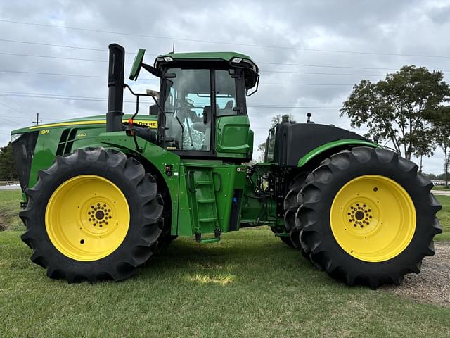 Image of John Deere 9R 440 equipment image 1