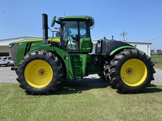 Image of John Deere 9R 440 equipment image 1