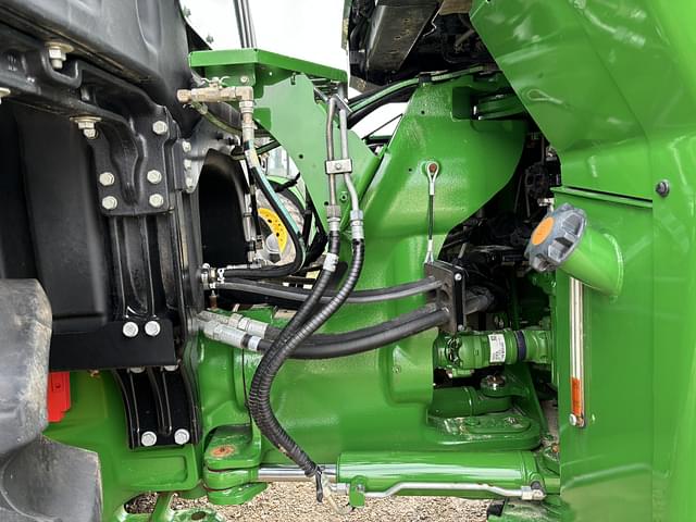 Image of John Deere 9R 440 equipment image 2