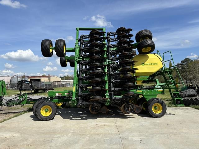 Image of John Deere N540C equipment image 1