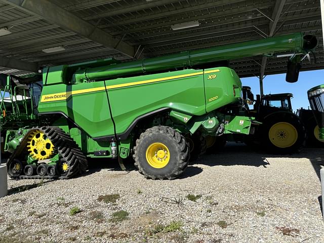 Image of John Deere X9 1000 equipment image 1