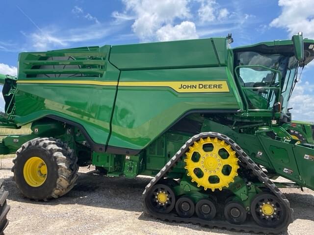 Image of John Deere X9 1000 equipment image 2