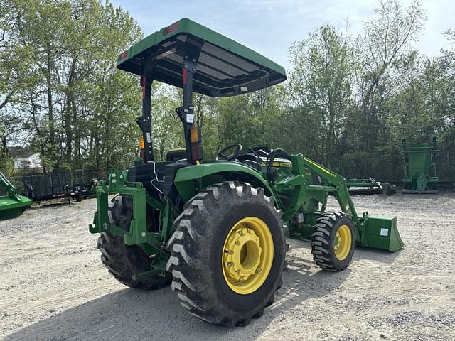 Image of John Deere 4052M equipment image 4