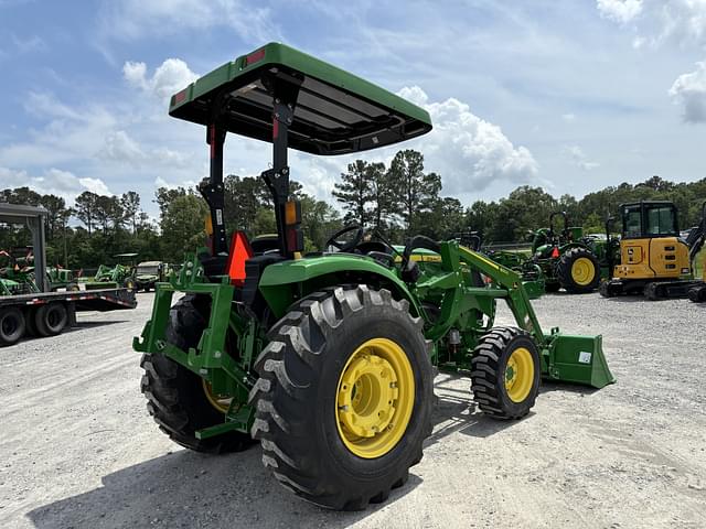Image of John Deere 4052M equipment image 4