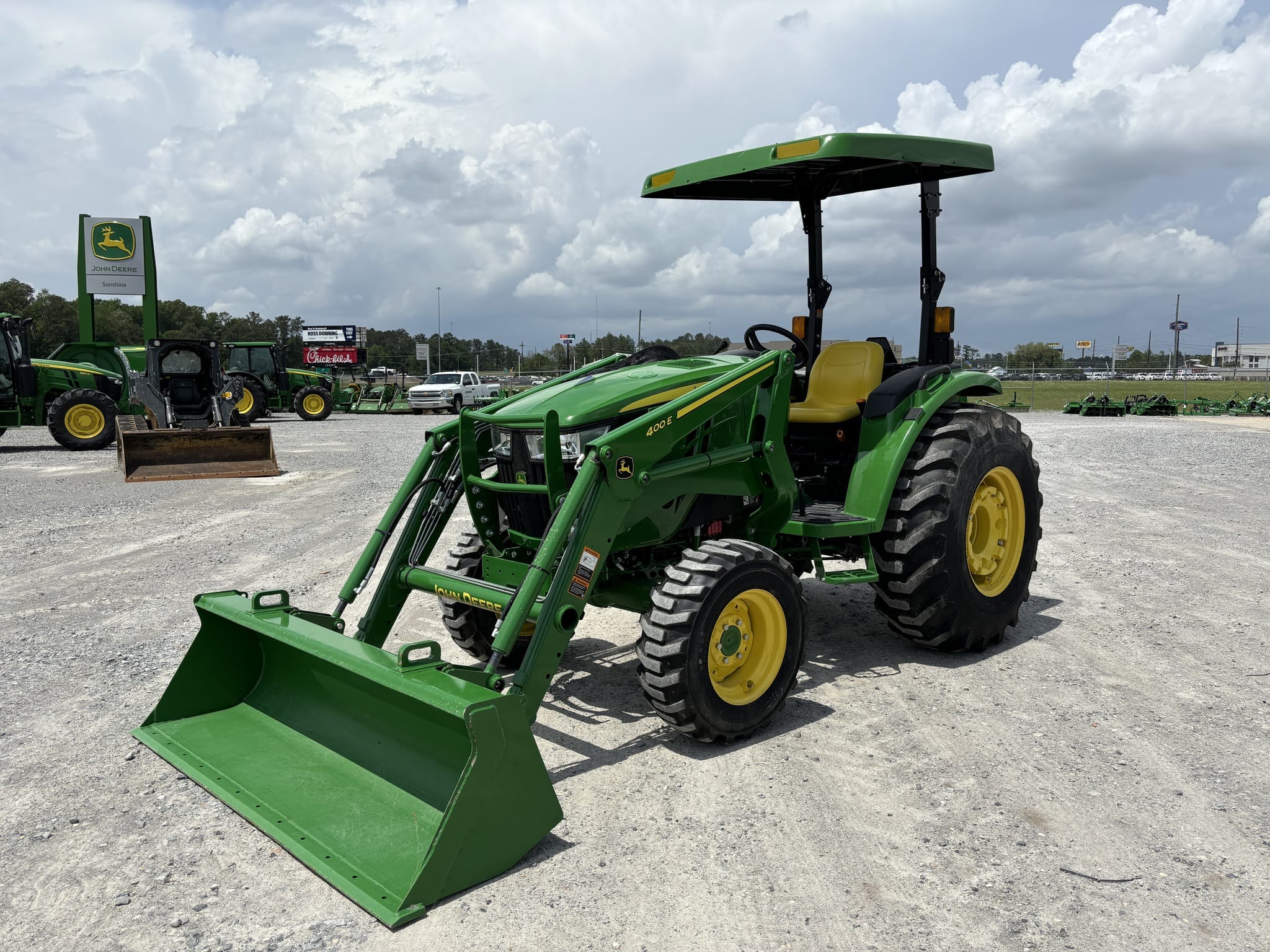 2024 John Deere 4052M Equipment Image0