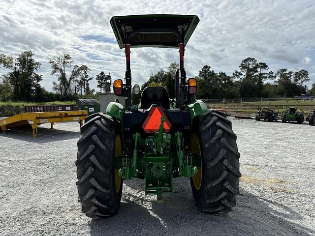 Image of John Deere 5060E equipment image 3