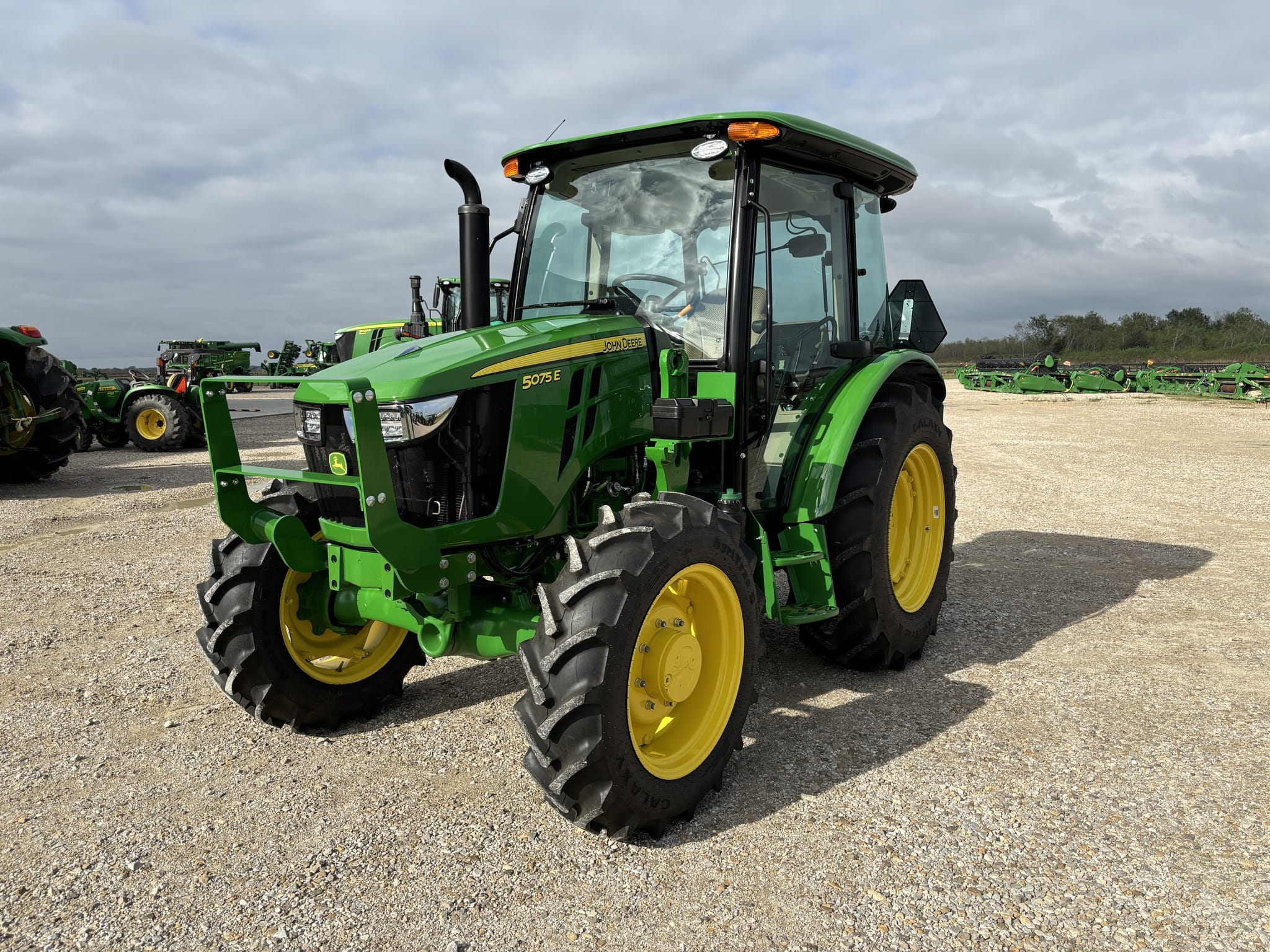 2024 John Deere 5075E Equipment Image0