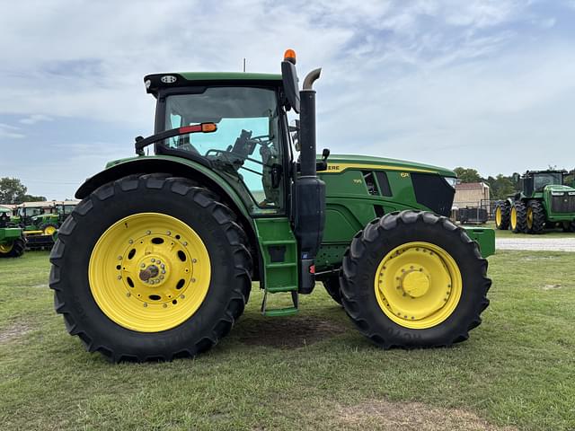 Image of John Deere 6R 195 equipment image 3