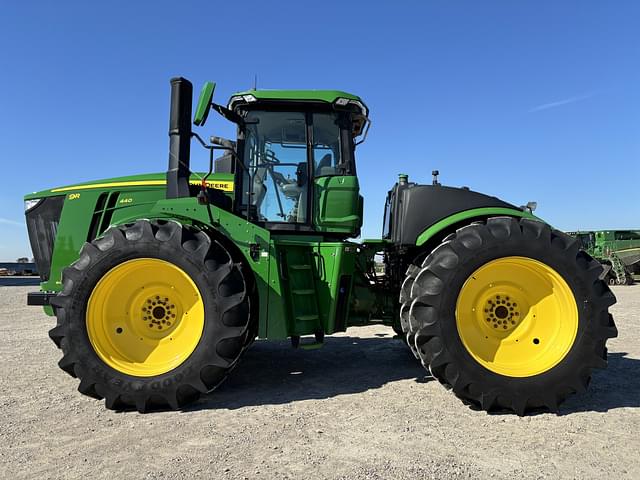 Image of John Deere 9R 440 equipment image 1