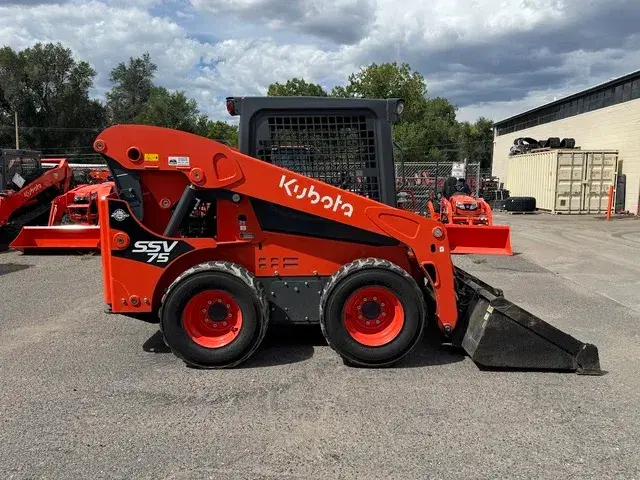 Image of Kubota SSV75 Image 1