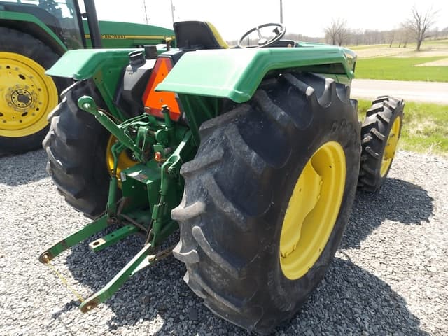 Image of John Deere 5065E equipment image 3