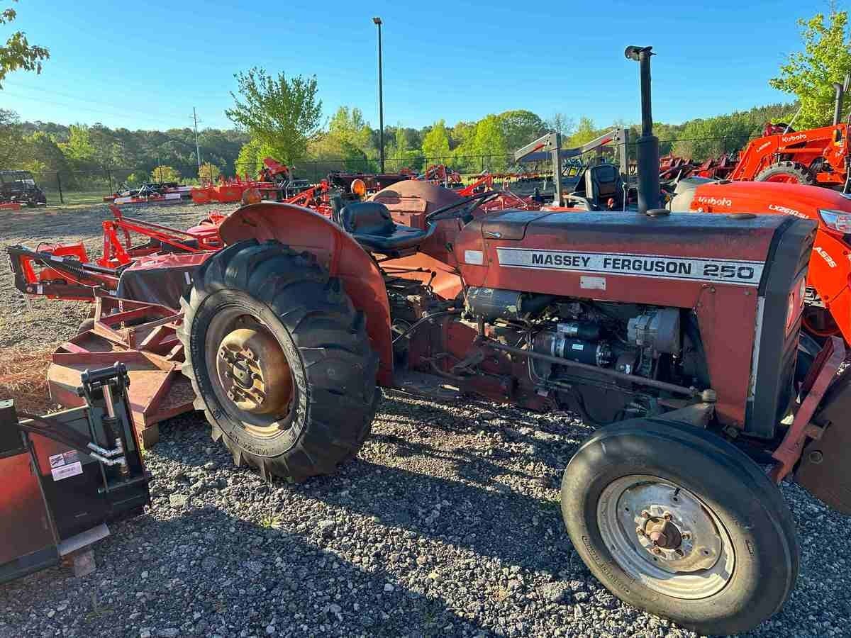 Massey Ferguson 250 Equipment Image0