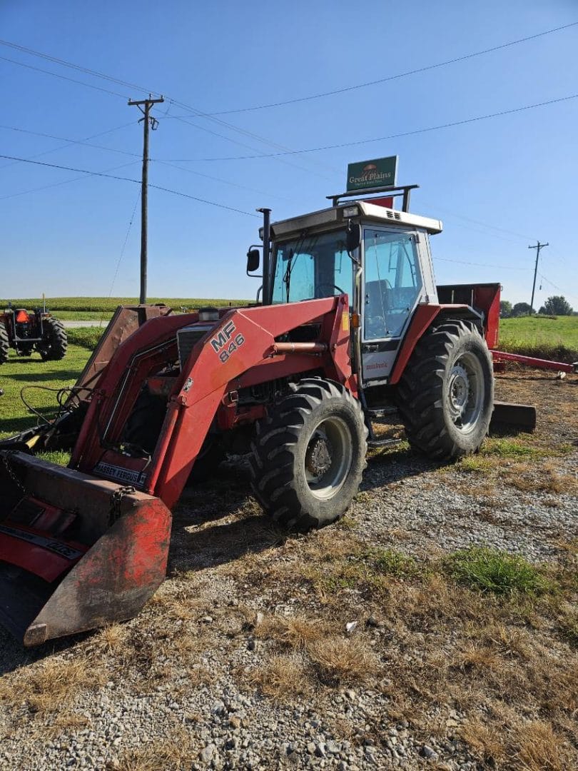 Massey Ferguson 3070 Equipment Image0
