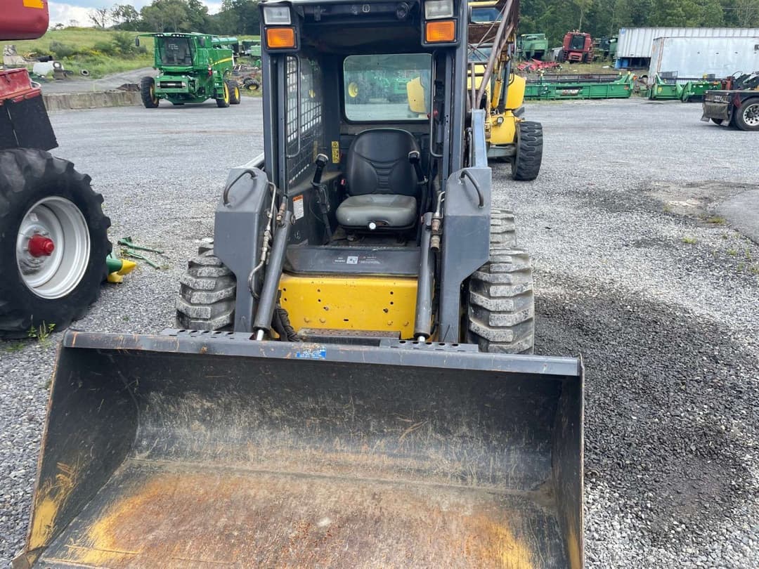 Image of New Holland L170 Image 1