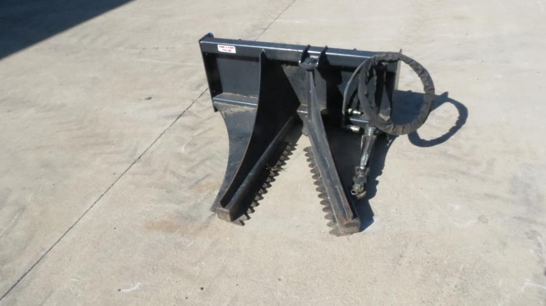 Image of Undetermined Tree & Post Puller Primary Image