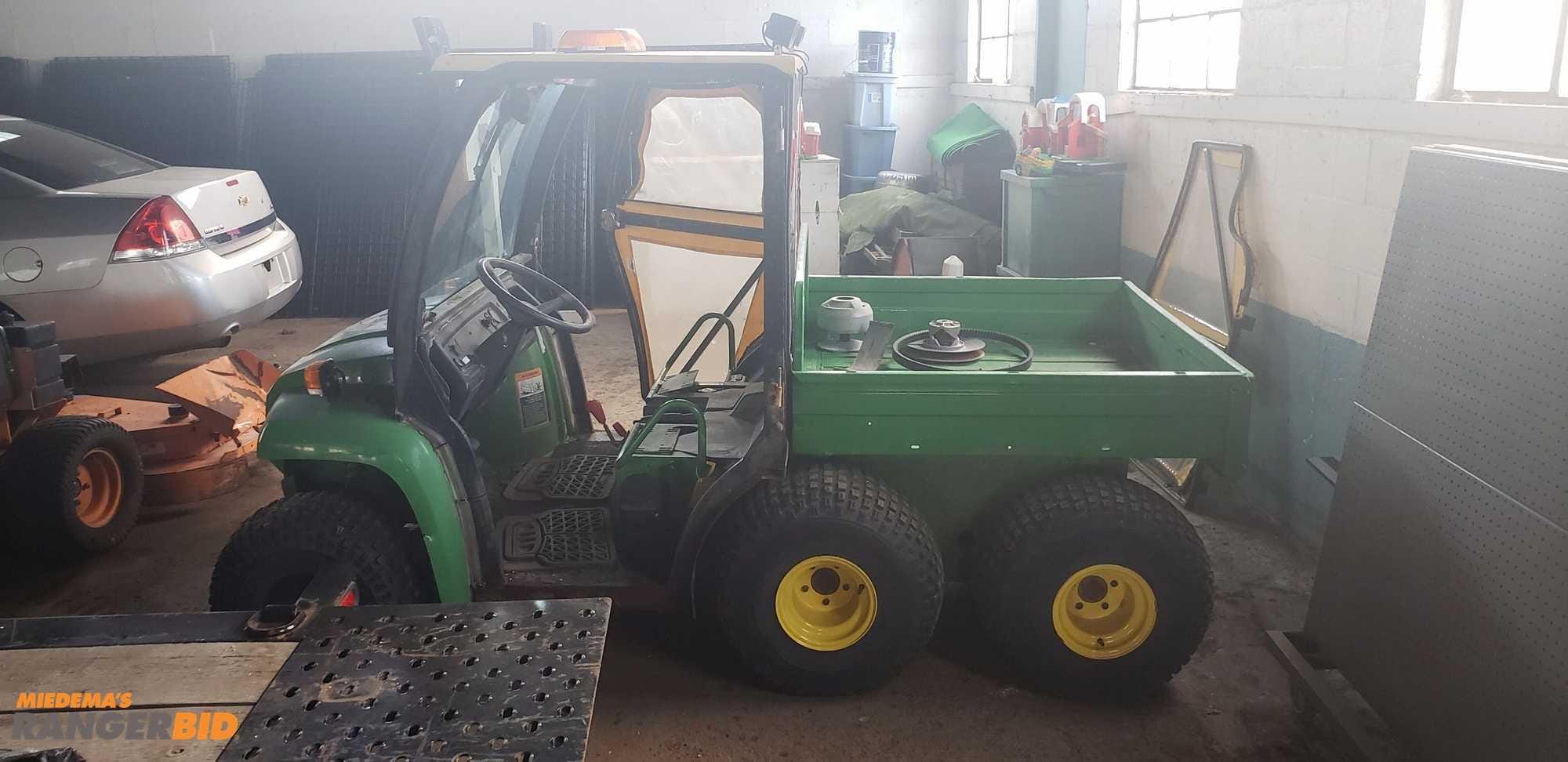 Main image John Deere Gator