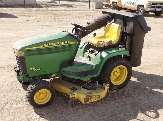 Image of John Deere GT235 equipment image 4