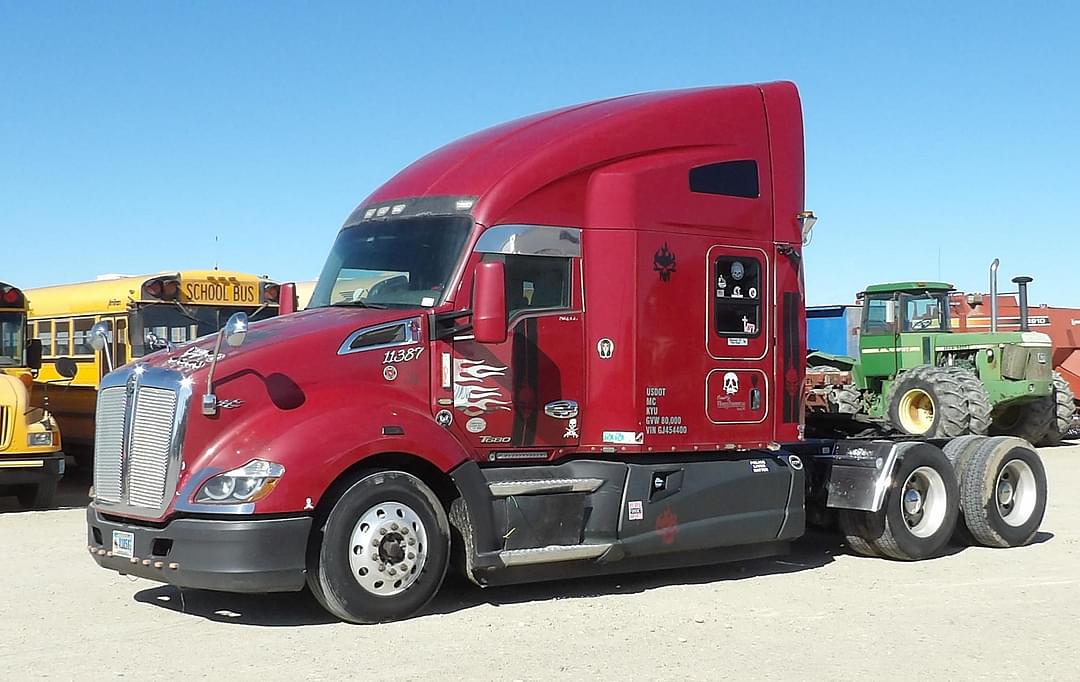 Image of Kenworth T680 Primary image