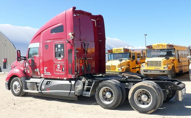 Image of Kenworth T680 equipment image 3