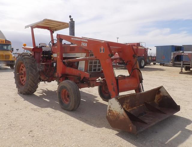 Image of International Harvester 966 equipment image 1