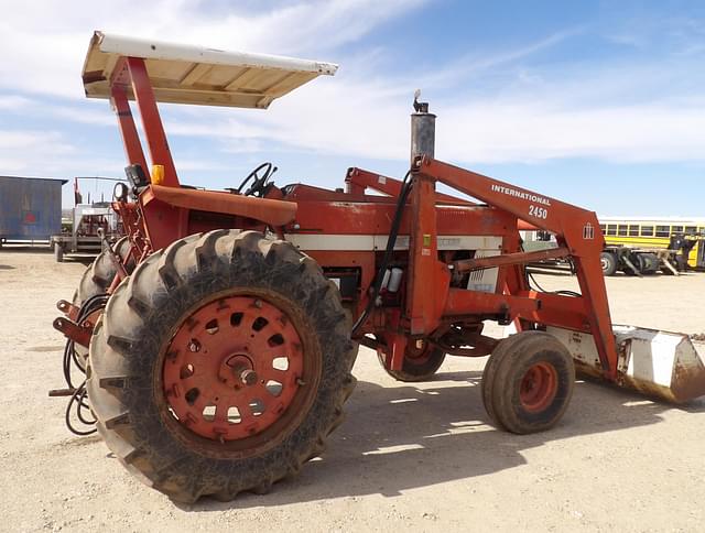 Image of International Harvester 966 equipment image 2