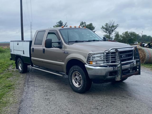 Image of Ford F-350 equipment image 1