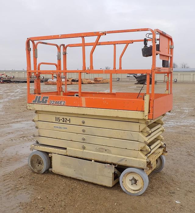 Image of JLG 3246E2 equipment image 1