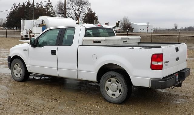 Image of Ford F-150 equipment image 3