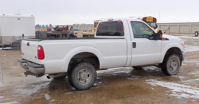 Image of Ford F-250 equipment image 2