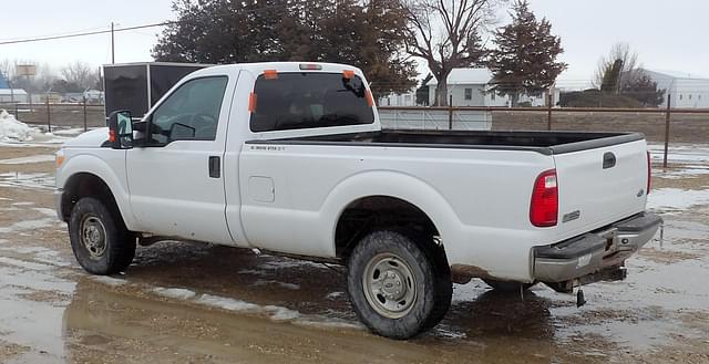 Image of Ford F-250 equipment image 3