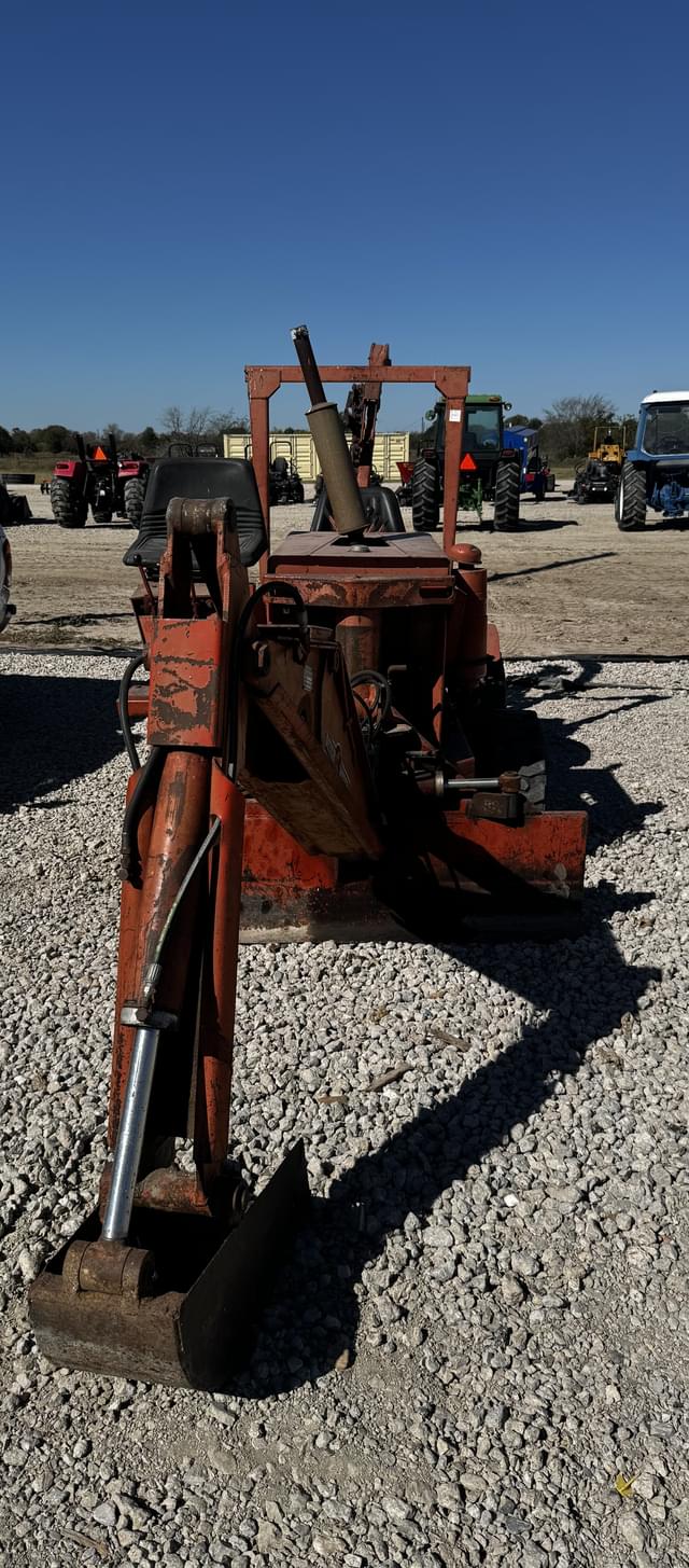 Image of Ditch Witch V30 equipment image 1