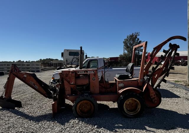 Image of Ditch Witch V30 equipment image 3